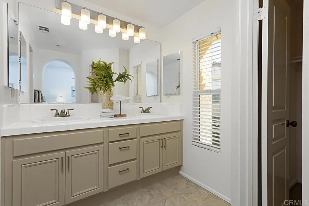https://cdn.realtyfeed.com/cdn/127/306388282/254ac76fce3360b82f70edf367efd98e.webp
