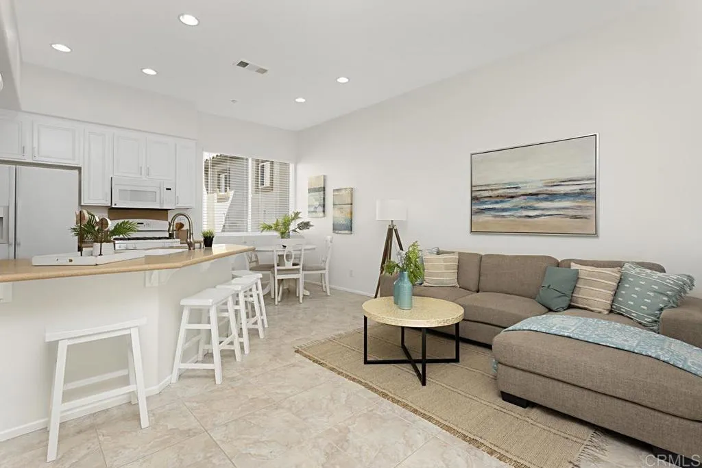 https://cdn.realtyfeed.com/cdn/127/306388282/367d23a4f7a948882c1680cf7af71fd7.webp