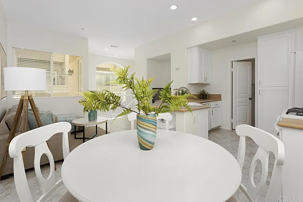https://cdn.realtyfeed.com/cdn/127/306388282/929cb26c7e79f737c016966f95acf837.webp