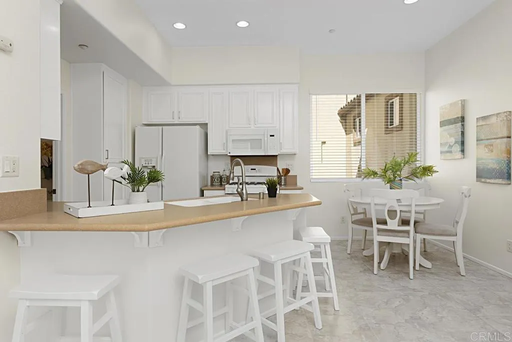 https://cdn.realtyfeed.com/cdn/127/306388282/96cc13a881c0ba261afef90a9ea2345b.webp