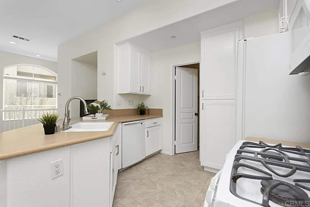 https://cdn.realtyfeed.com/cdn/127/306388282/bebd9df988cf787f7e8e1cce00a90e2c.webp