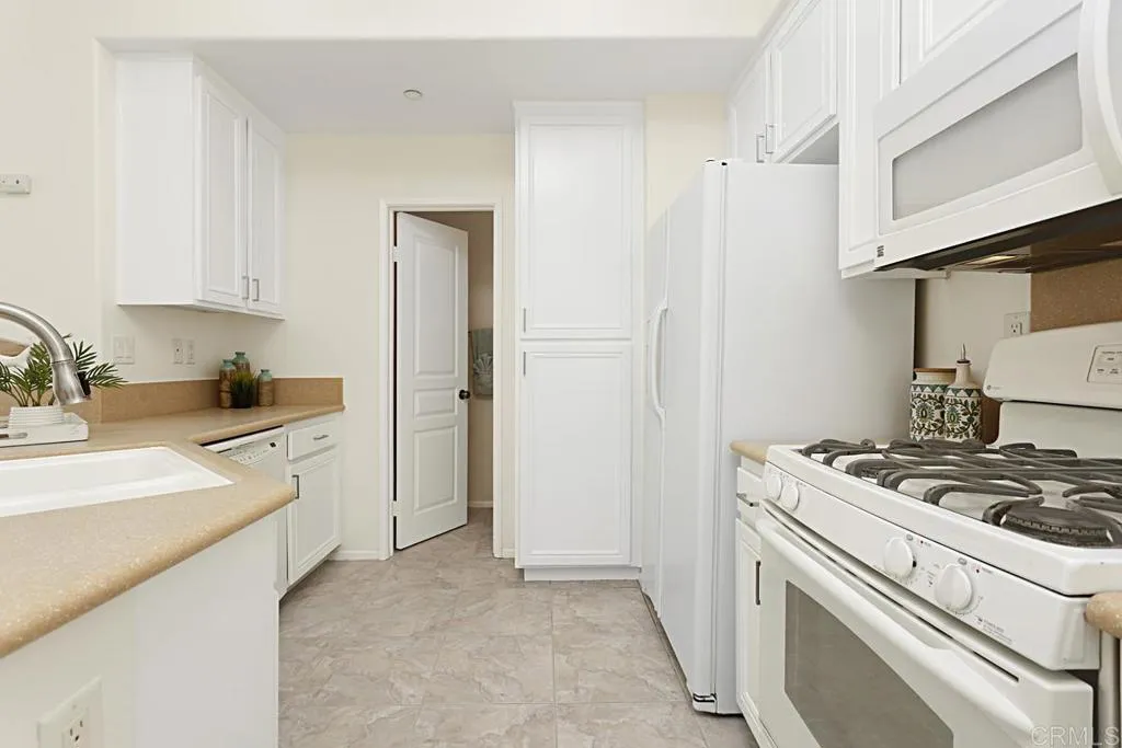 https://cdn.realtyfeed.com/cdn/127/306388282/f83aca773aaf03497592bdecb4ff4839.webp