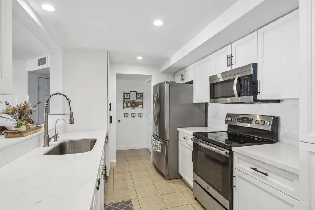 https://cdn.realtyfeed.com/cdn/127/306388395/2fed0c652b9f39ce8c8e5c43b3727f64.webp