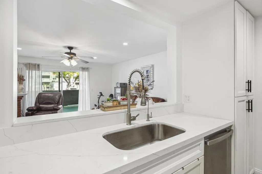 https://cdn.realtyfeed.com/cdn/127/306388395/7ca2951f5cb1ac851e1cf2c2f1ee958b.webp