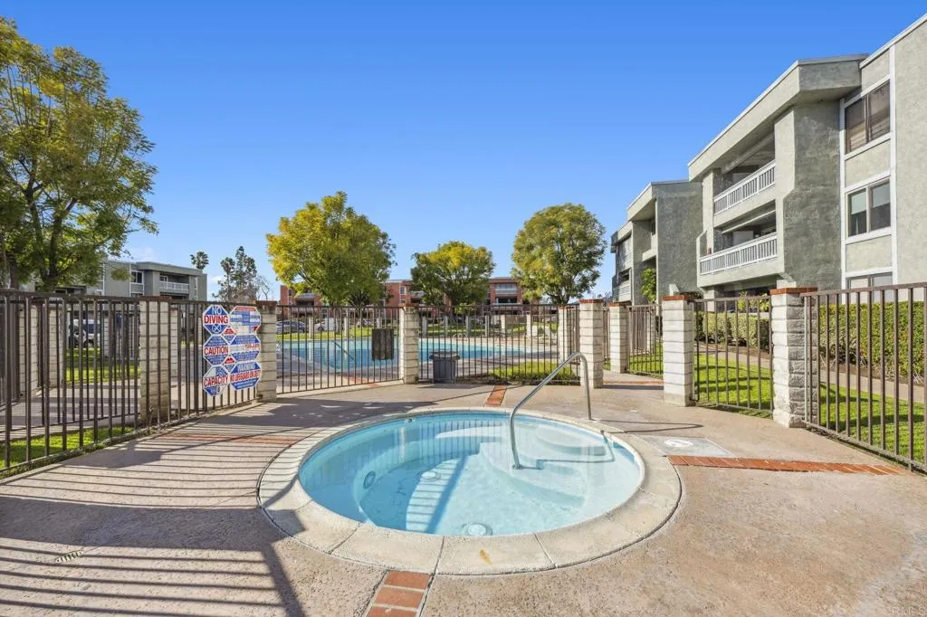 https://cdn.realtyfeed.com/cdn/127/306388395/cfc6a5d012fd3a57557b07eb258a9a09.webp