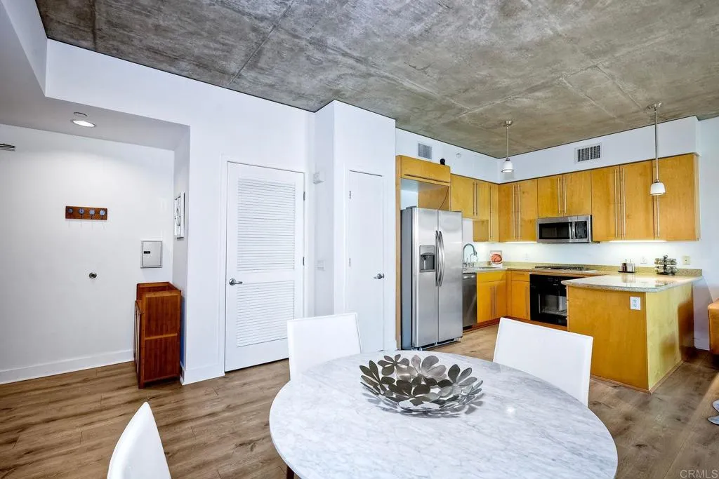 https://cdn.realtyfeed.com/cdn/127/306388994/85fcc82dbe39f8ca4531bbd0846cec00.webp