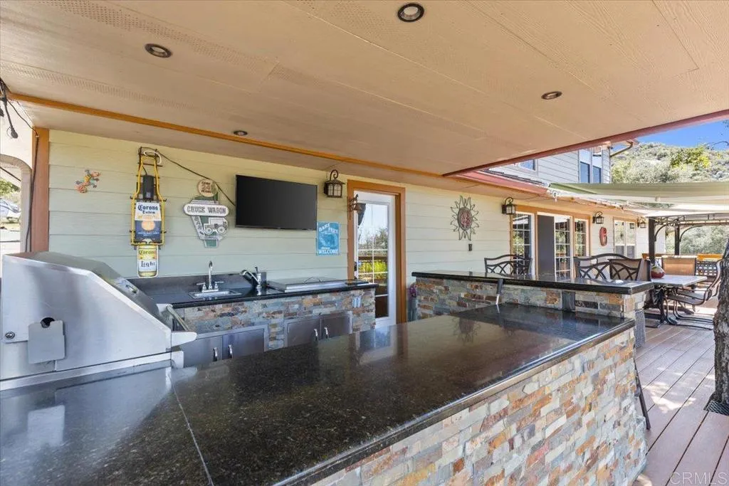 https://cdn.realtyfeed.com/cdn/127/306389043/3d232422aade855d8fbffe1f2efae9d5.webp