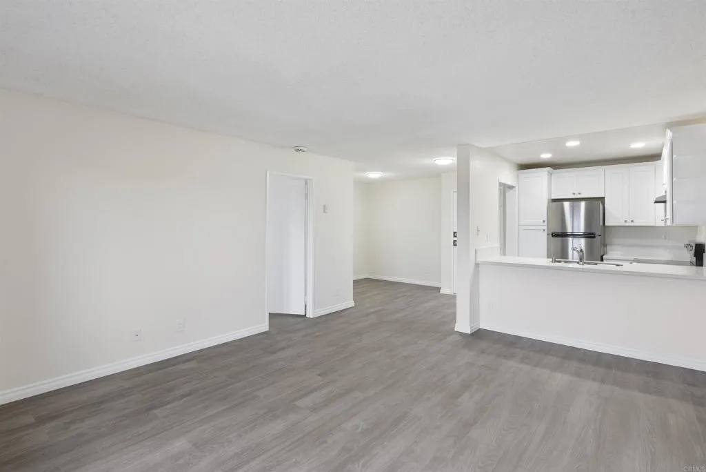 https://cdn.realtyfeed.com/cdn/127/306389061/73acd9d6d33947e6e3705971c5688069.webp