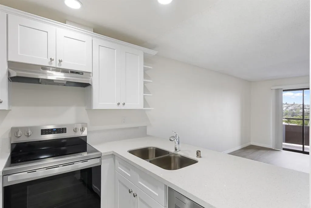 Photo #5: PTP2501885 Listing 