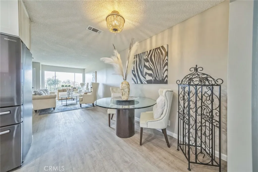 Photo #4: TR25056884 Listing 