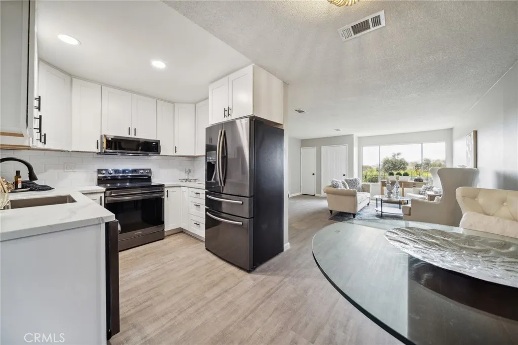 https://cdn.realtyfeed.com/cdn/127/306389152/7d1cb06af1cad99b67a0b1dd46814d3e.webp