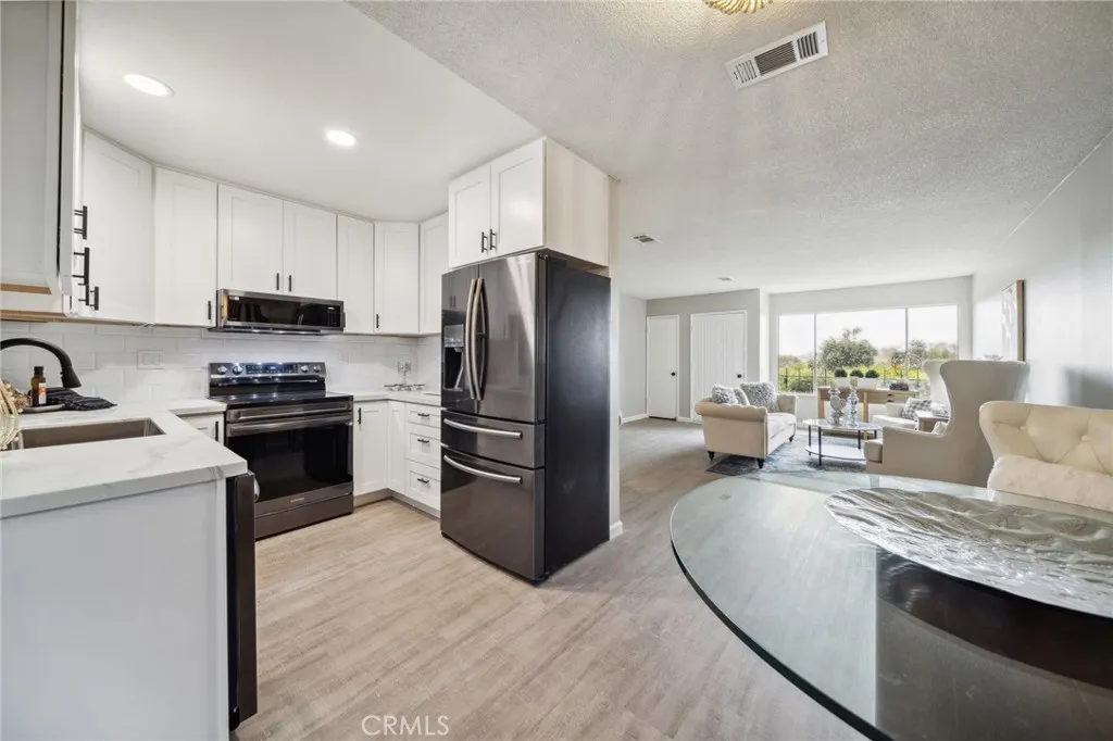 https://cdn.realtyfeed.com/cdn/127/306389152/d404120fc022b34eede0b456d1f2900c.webp