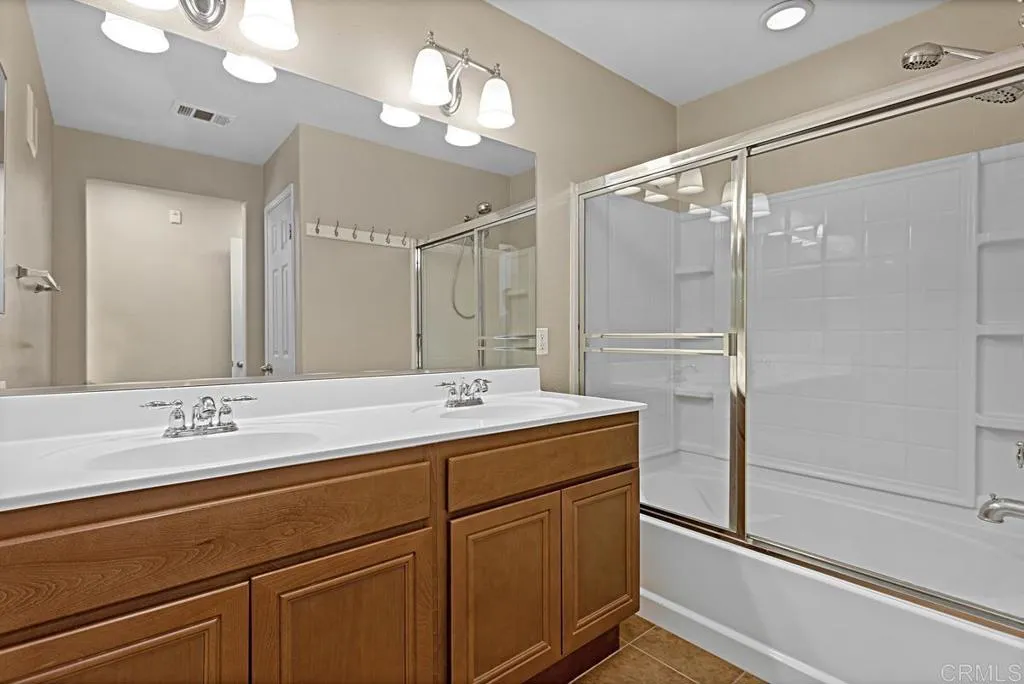 https://cdn.realtyfeed.com/cdn/127/306389272/f56882c99b862b5353a59b6318ba5998.webp
