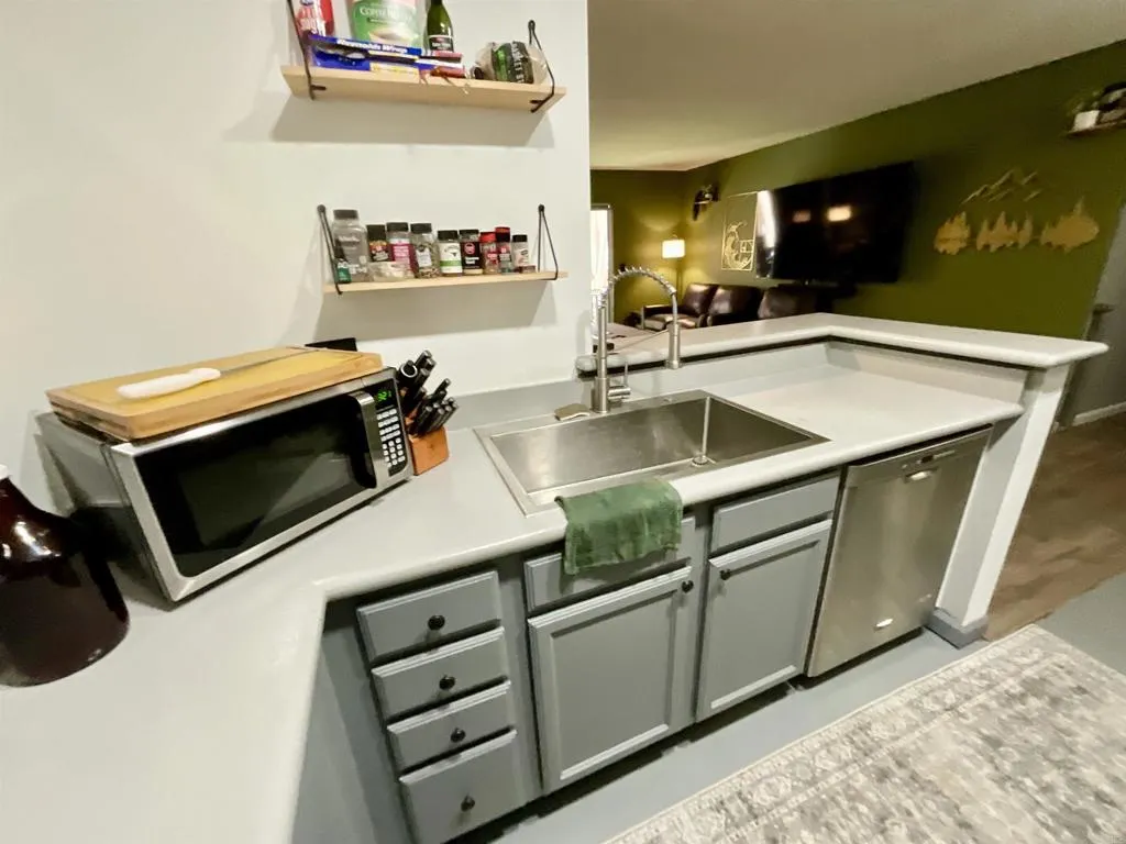 https://cdn.realtyfeed.com/cdn/127/306389295/352a0c3ae9f1ccd06b8a2dd29b2de7cd.webp