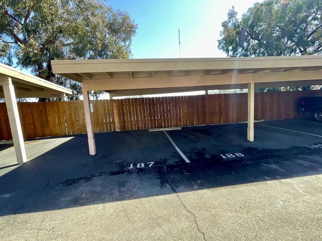 https://cdn.realtyfeed.com/cdn/127/306389295/47089b2a1a528217b2576f8930420f91.webp
