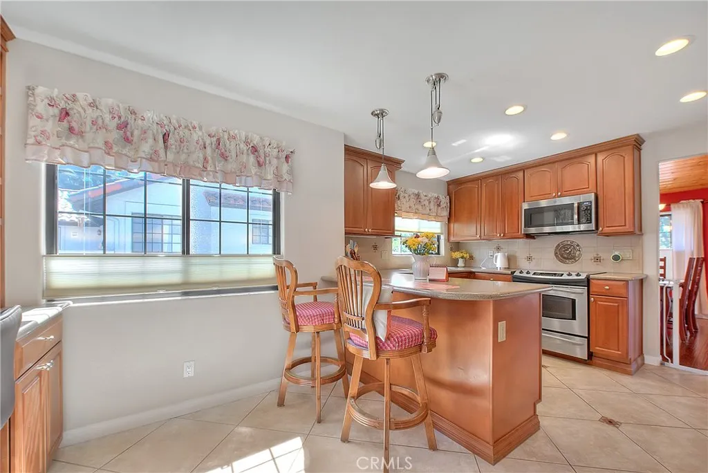 https://cdn.realtyfeed.com/cdn/127/306389521/e0e5c56b12251846fe8b4c2321b0d6b3.webp