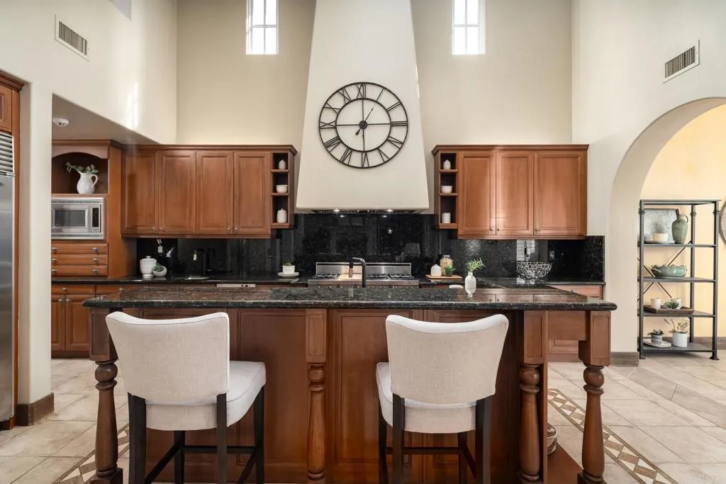 https://cdn.realtyfeed.com/cdn/127/306389697/10f1625d0c1d737d44e3526e5c30039f.webp