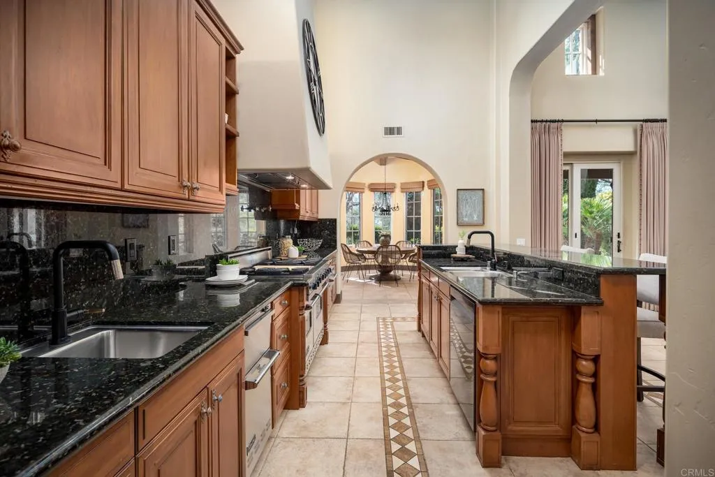 https://cdn.realtyfeed.com/cdn/127/306389697/7256a6fd3a591ba5bf35f577492a6f81.webp