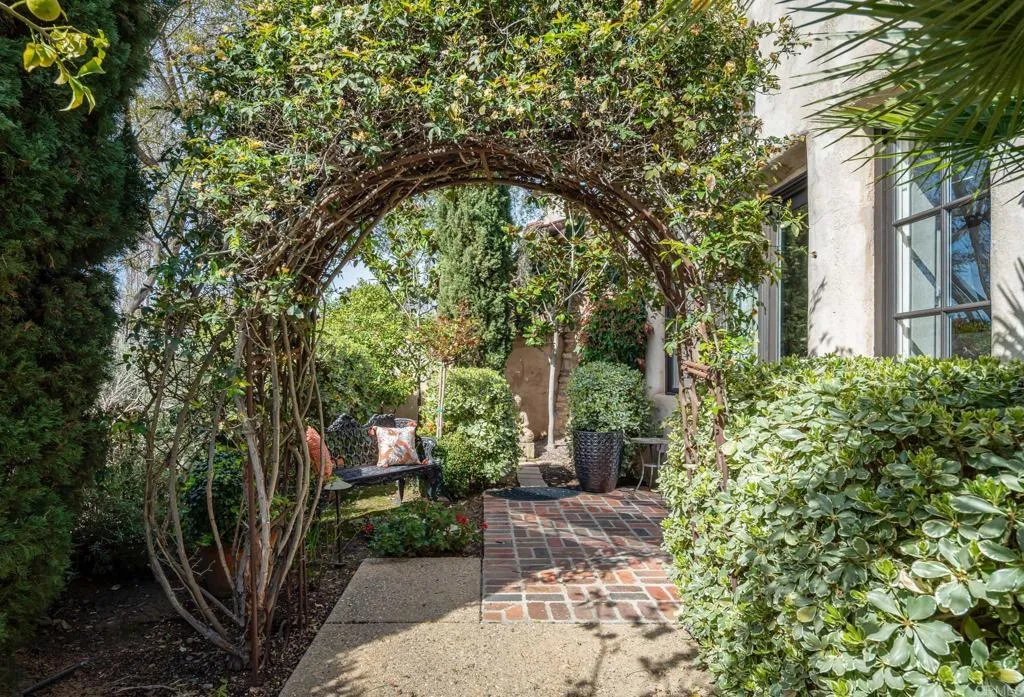 https://cdn.realtyfeed.com/cdn/127/306389697/b04283ef67e773ffb5df668713b28bd0.webp