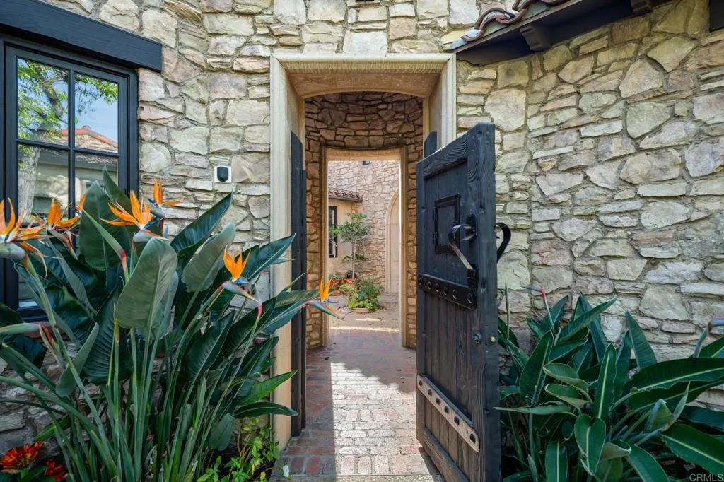 https://cdn.realtyfeed.com/cdn/127/306389697/ee61e73011f8d2c62ac0b3b19cb3b738.webp