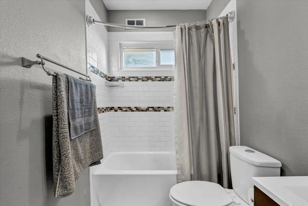 https://cdn.realtyfeed.com/cdn/127/306389717/d987420a0f5f11f5373f572e2de0d15d.webp