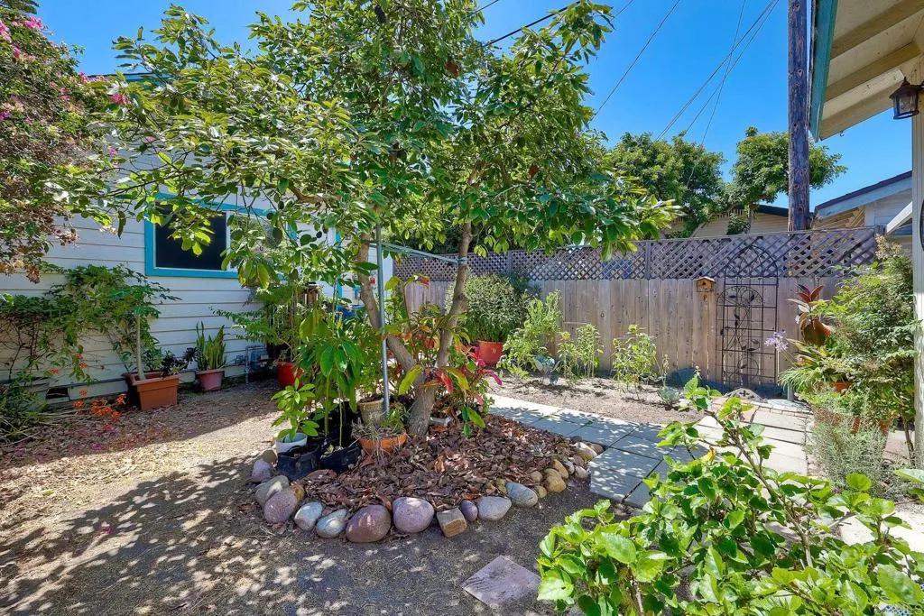 https://cdn.realtyfeed.com/cdn/127/306389765/07840c642ce4f16df66bedc49579089c.webp