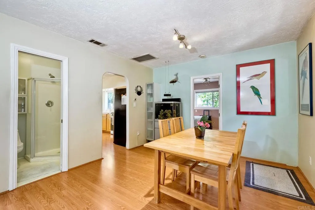 https://cdn.realtyfeed.com/cdn/127/306389765/597a780e984c77a8e735ec617f0381b0.webp