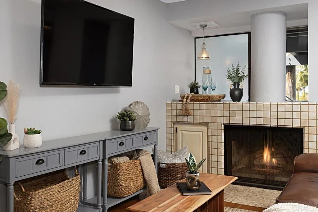 https://cdn.realtyfeed.com/cdn/127/306389791/09bd82aa7e6fbd127bf411b9a82a3e2f.webp
