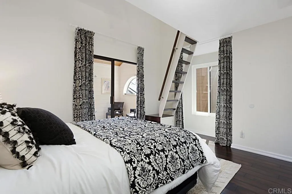 https://cdn.realtyfeed.com/cdn/127/306389791/8beb14419b5f364fb4e1f36e70c42b54.webp