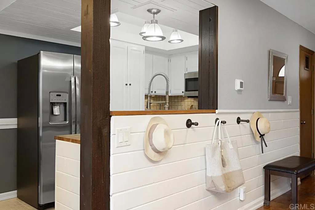 https://cdn.realtyfeed.com/cdn/127/306389791/91d67e884f6d2bff1a6a4e8de8f6054c.webp