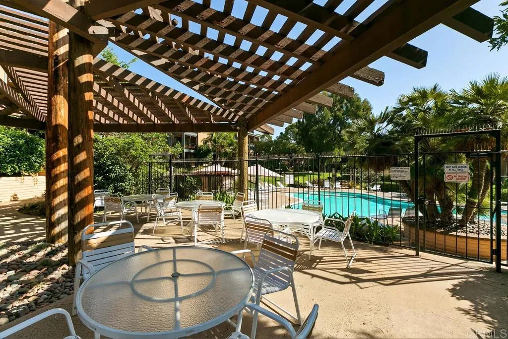 https://cdn.realtyfeed.com/cdn/127/306389791/f2ea9519c52585e4c2a4da840716fe2c.webp