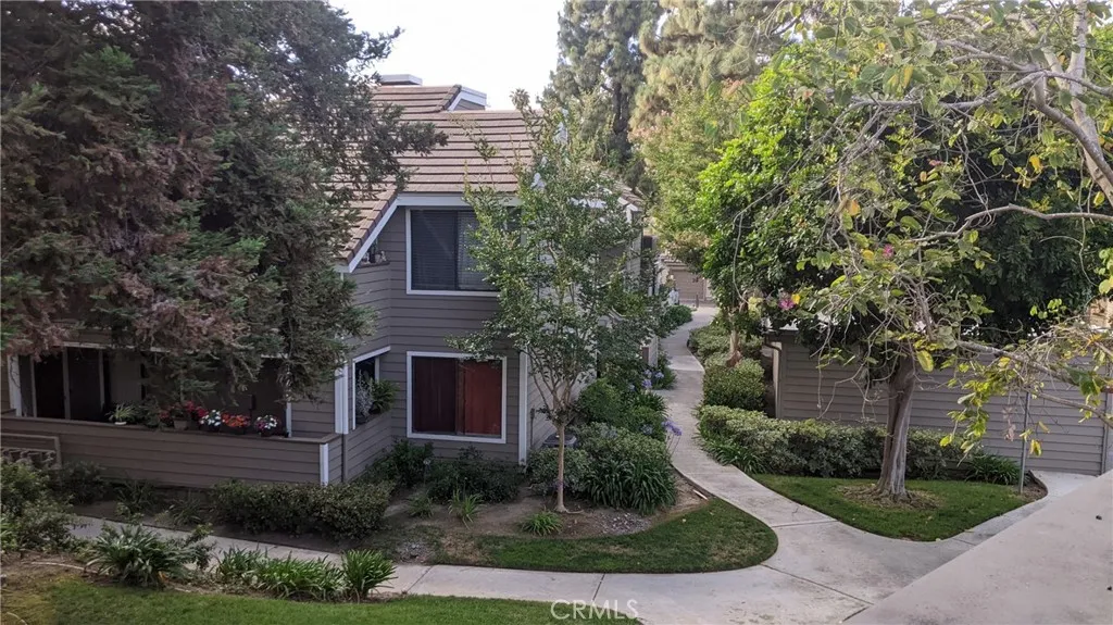 https://cdn.realtyfeed.com/cdn/127/306389865/f2eb5344b24e87a41fc03d7e375baf29.webp