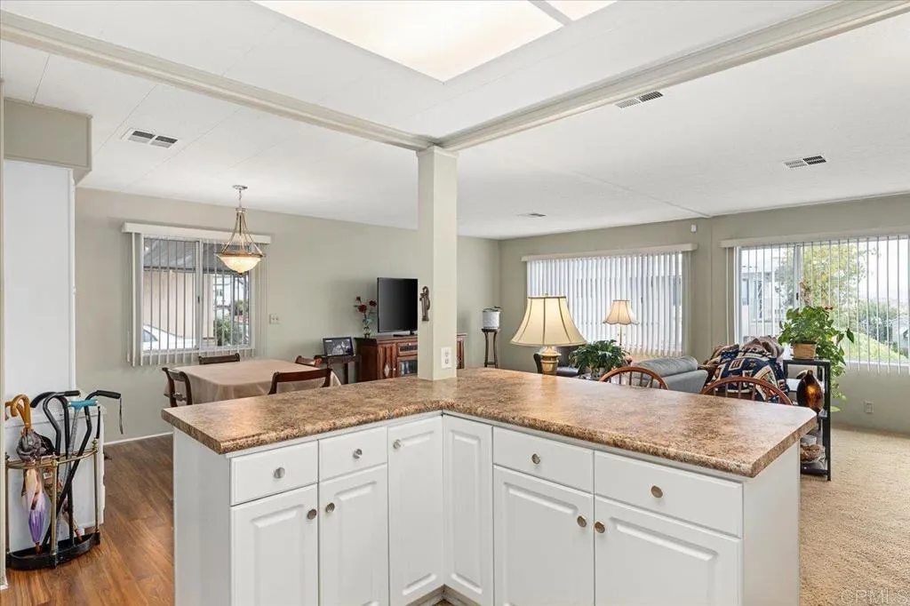 https://cdn.realtyfeed.com/cdn/127/306390102/fd436d3cbc79aee83572838392fbd066.webp