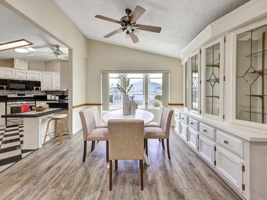 https://cdn.realtyfeed.com/cdn/127/306390470/f4506756fbac9b1cfc59c2dc4f7885c5.webp