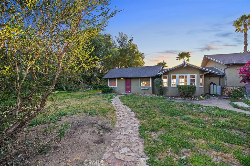 https://cdn.realtyfeed.com/cdn/127/306390511/55c97be43fd24b31954442060d1d0672.webp