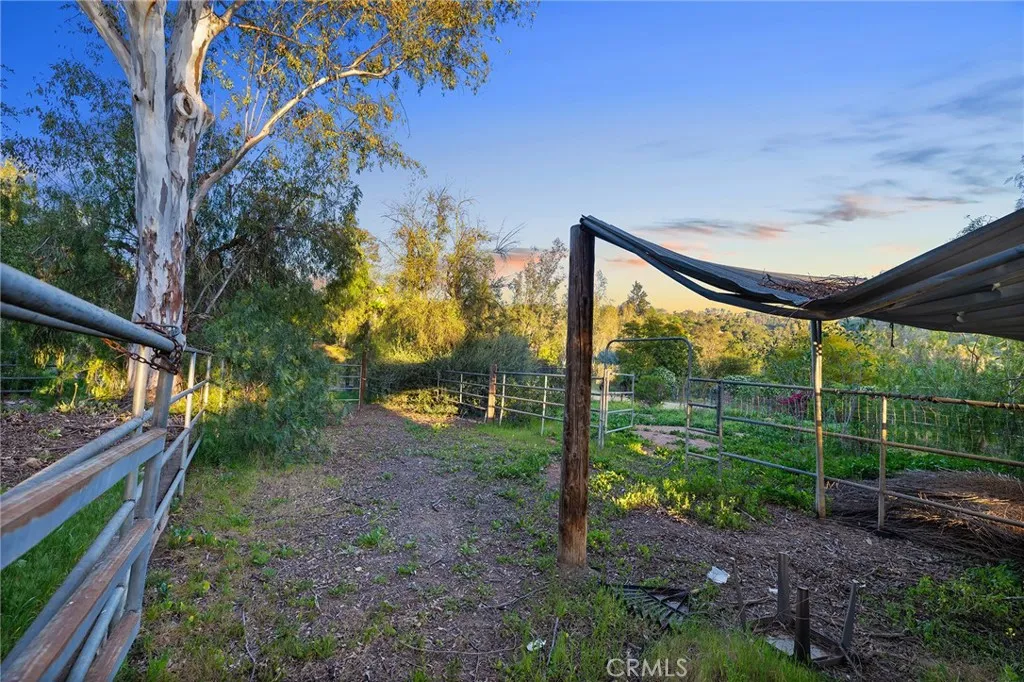 https://cdn.realtyfeed.com/cdn/127/306390511/55febf342d56d5ad09d73510c923864a.webp