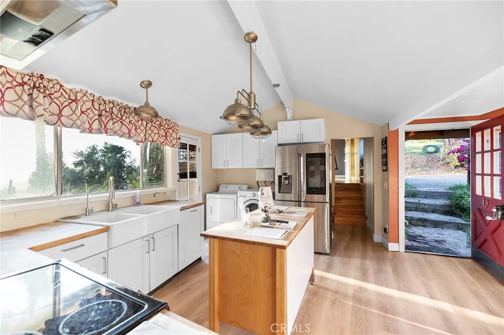 https://cdn.realtyfeed.com/cdn/127/306390511/61da007a24855ac0563df73ae2b01e76.webp