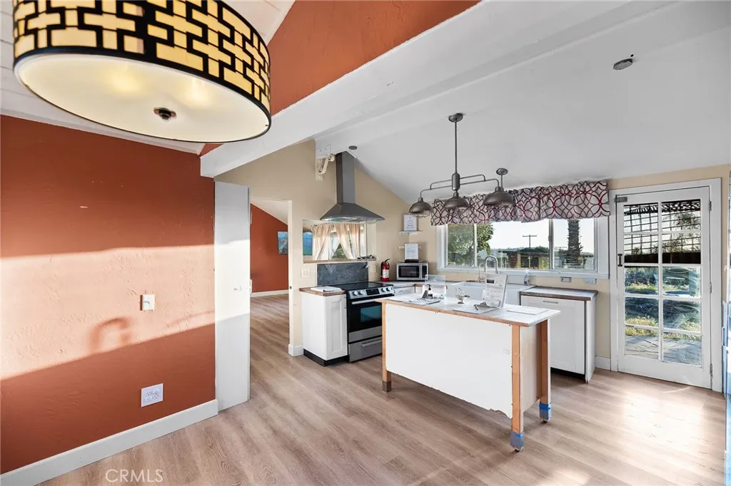 https://cdn.realtyfeed.com/cdn/127/306390511/a78a853029d37fd2102dba25e78112a2.webp