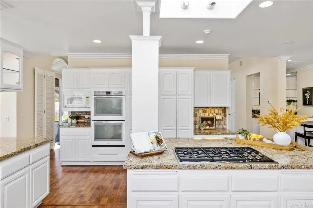 https://cdn.realtyfeed.com/cdn/127/306390539/070d14a27aad82eb9e350a6f5abf7ad3.webp