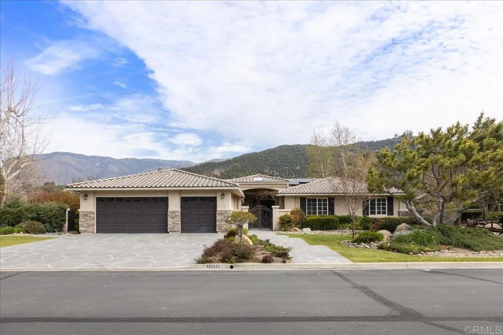 https://cdn.realtyfeed.com/cdn/127/306390539/18901ef1cca85759bd896e7644f00955.webp