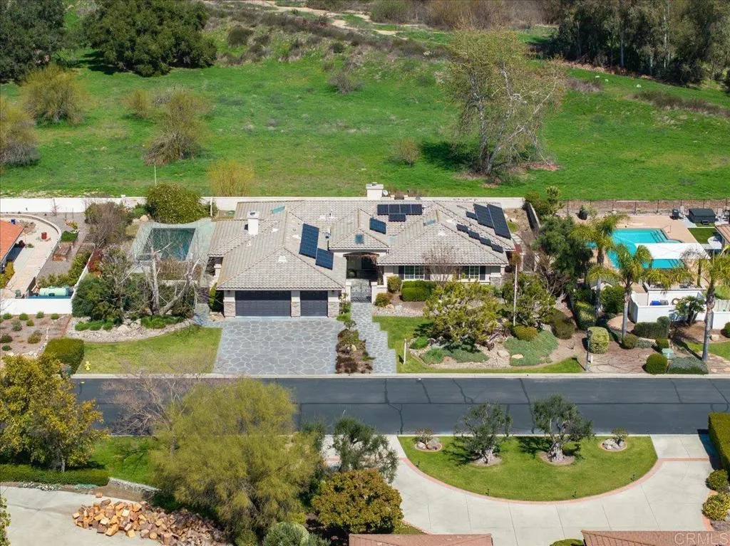 https://cdn.realtyfeed.com/cdn/127/306390539/2721d628cc272f6f11d74d7d6373db25.webp