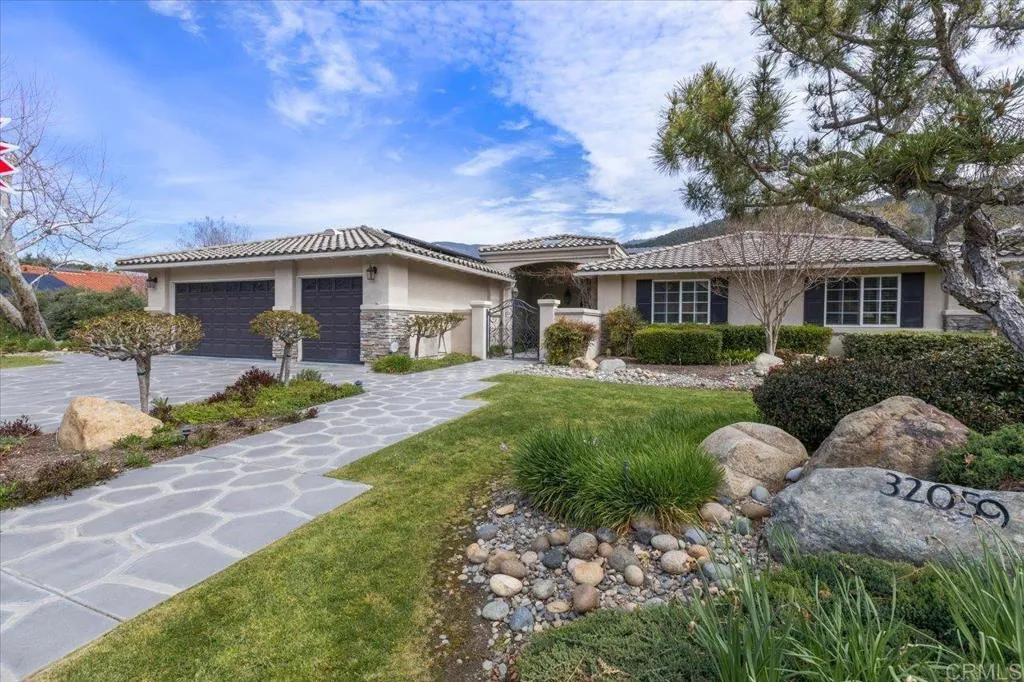 https://cdn.realtyfeed.com/cdn/127/306390539/662a4e06ad9e7244c1bafea014311bc3.webp