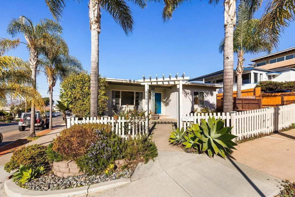 https://cdn.realtyfeed.com/cdn/127/306391178/46f412417d2ab027a89875701bca556a.webp