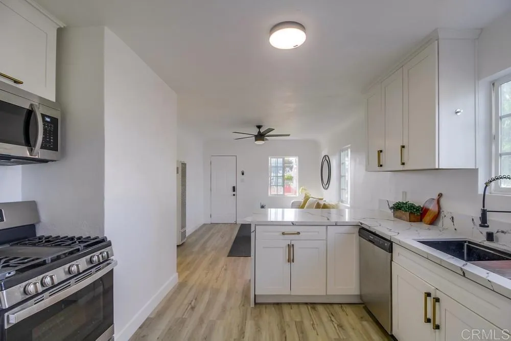 https://cdn.realtyfeed.com/cdn/127/306391349/bdef217eb11898ef671503b35b5f9e69.webp