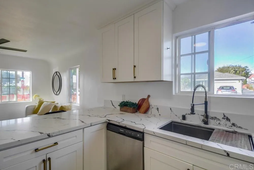 https://cdn.realtyfeed.com/cdn/127/306391349/f4423b1efe309e93002ce64ddef58c78.webp