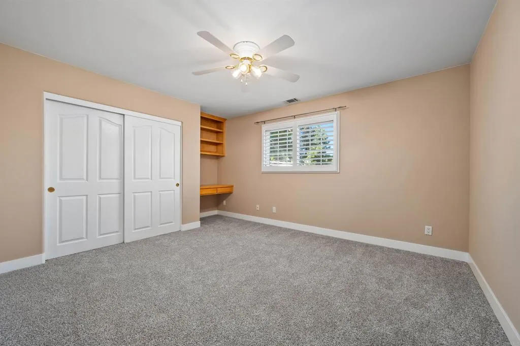https://cdn.realtyfeed.com/cdn/127/306391375/82481941d9a04f8290c2c9402f107cc7.webp