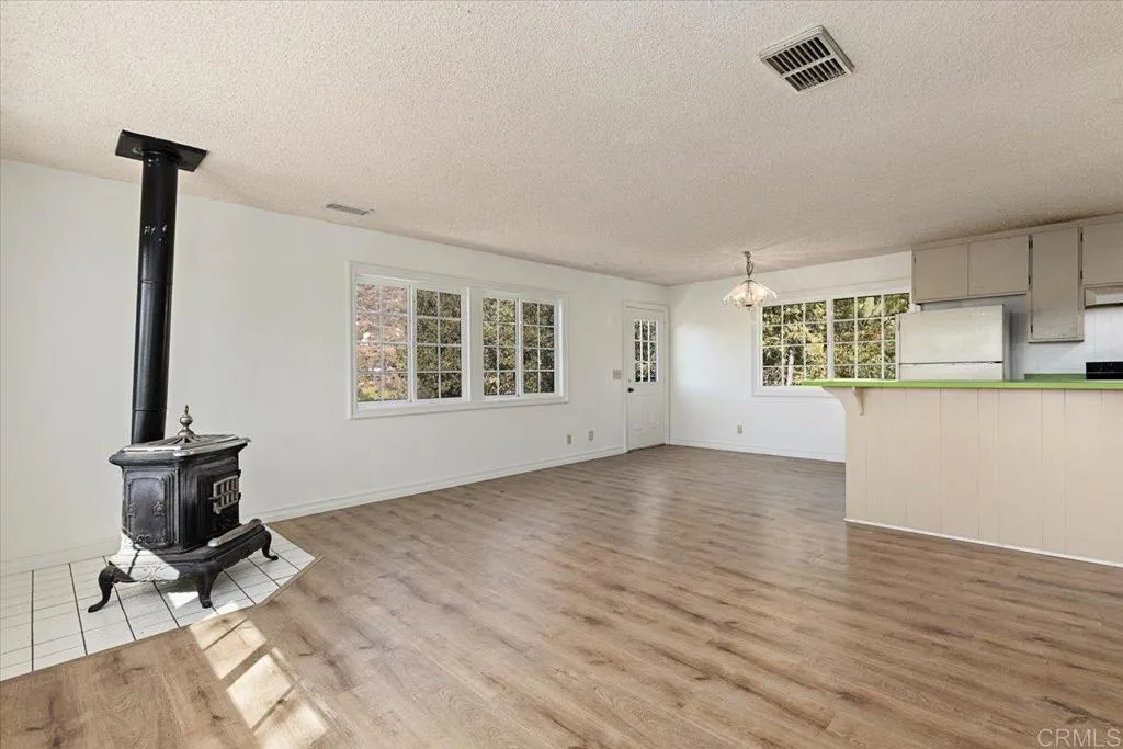https://cdn.realtyfeed.com/cdn/127/306391600/115868f95f85afb4cab9b9337a7b6646.webp