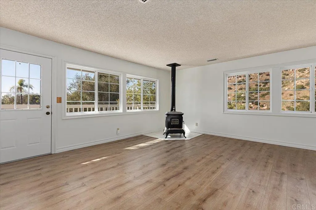 https://cdn.realtyfeed.com/cdn/127/306391600/5f637589918454188f5cd5fd7377170e.webp