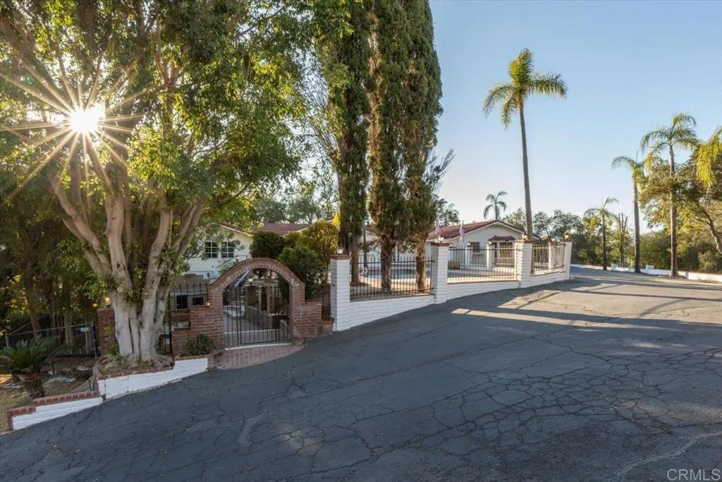 https://cdn.realtyfeed.com/cdn/127/306391600/6533dab8a12b14ddb436a46206112f10.webp