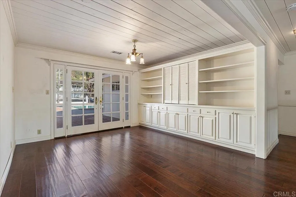 https://cdn.realtyfeed.com/cdn/127/306391600/692a9e0325e3db827bc5bfd5395c0e8f.webp